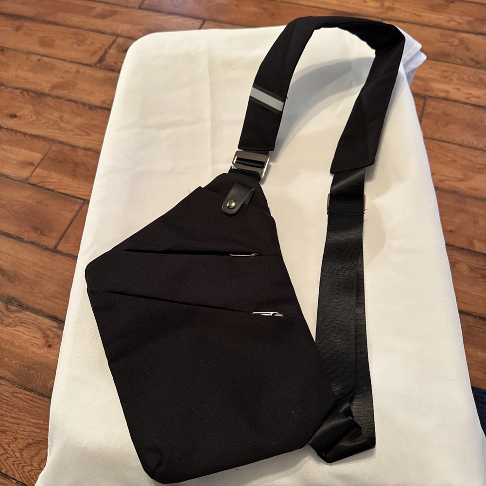 anti-theft Storage Crossbody Shoulder Travel Bag Black Light Weight Excellent